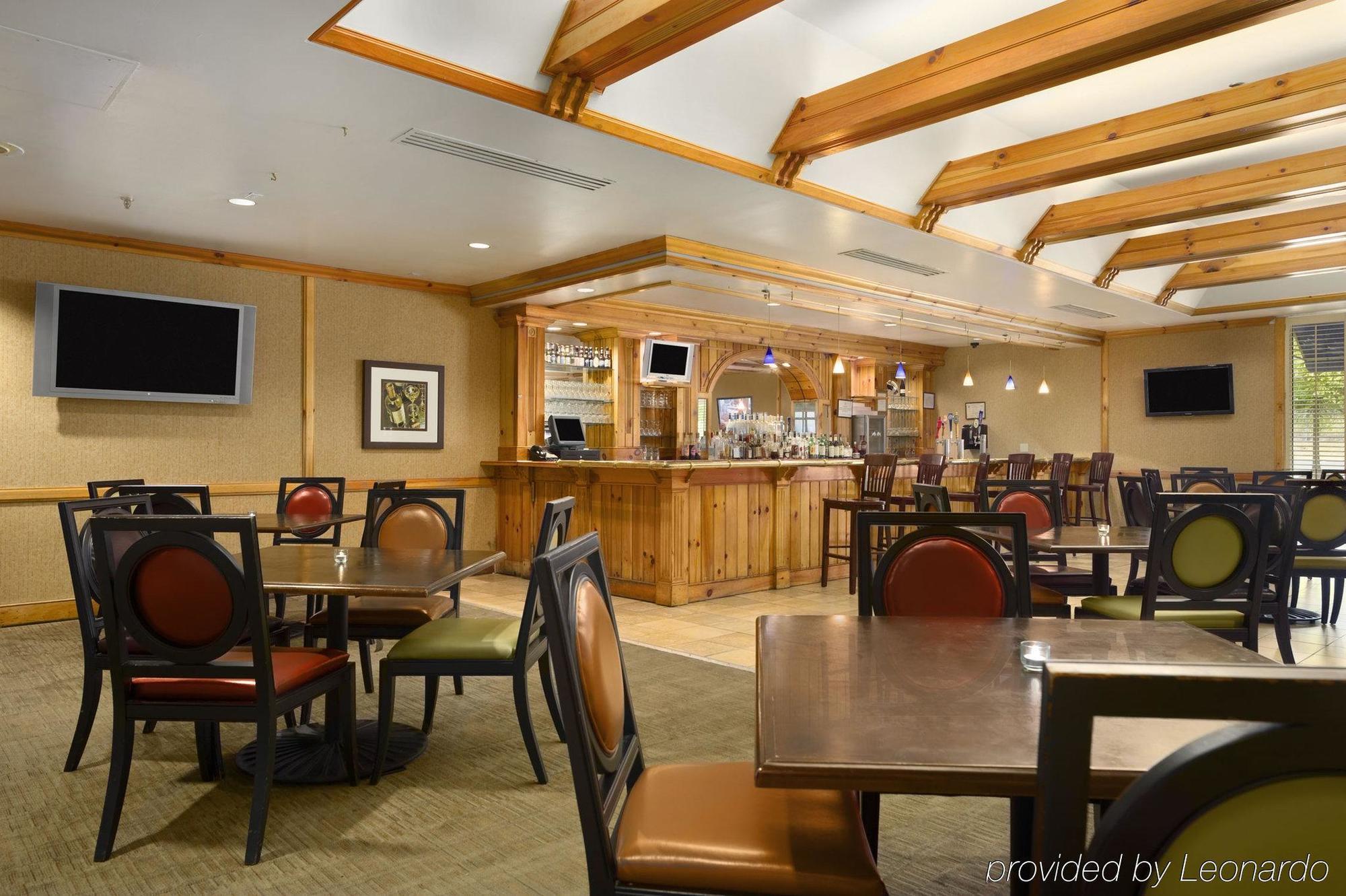 Embassy Suites By Hilton Atlanta Airport College Park Restoran gambar